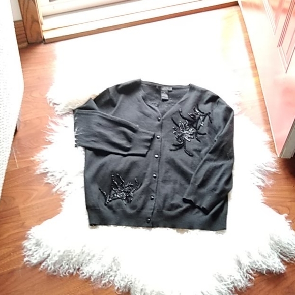 Sweater - Picture 2 of 3